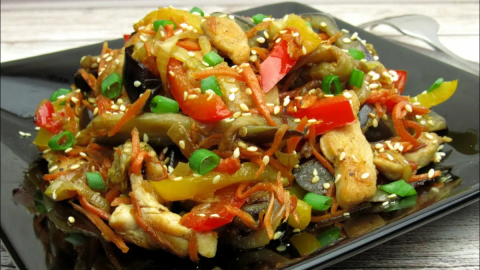 салат из курицы и баклажанов