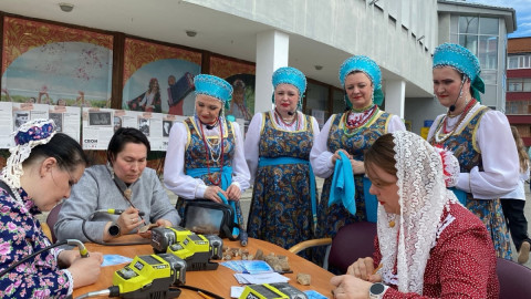 Хористки и мастера