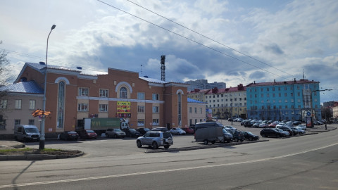 улица Мурманска весной