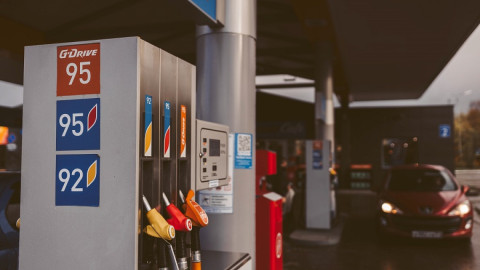 колонка на автозаправочной станции