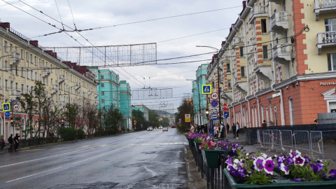 улица Мурманска после дождя