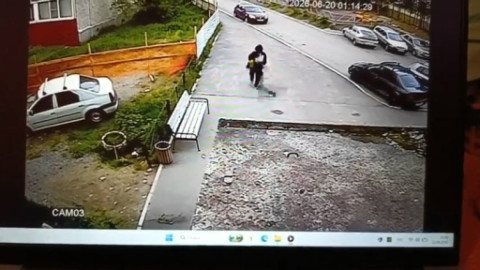 Парень на видео