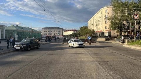машина в городе после аварии