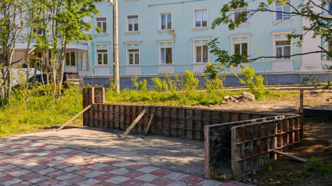 Место установки туалета в центре Кировска