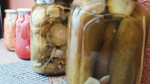 маринованные огурцы в банках