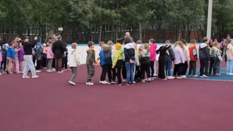 дети на спортплощадке