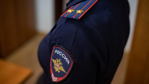 женщина полицейский в форме