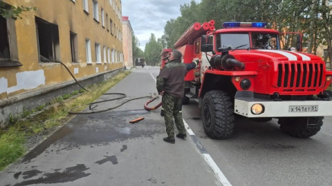 пожарная машина возле дома