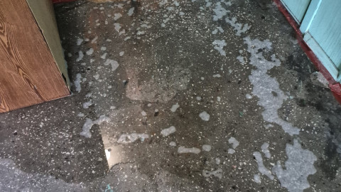 Потом в подъезде