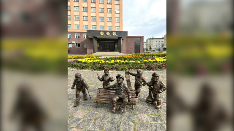 фигурки горняков