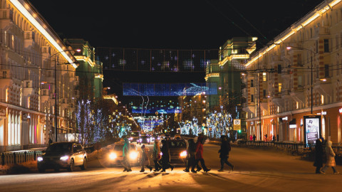 Центр Мурманска сияет