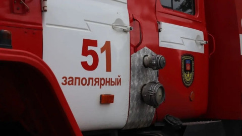 пожарная машина едет на вызов