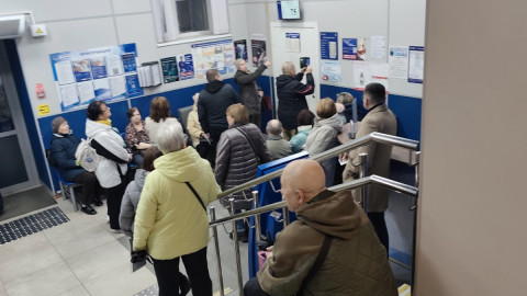 Очередь в аптеку
